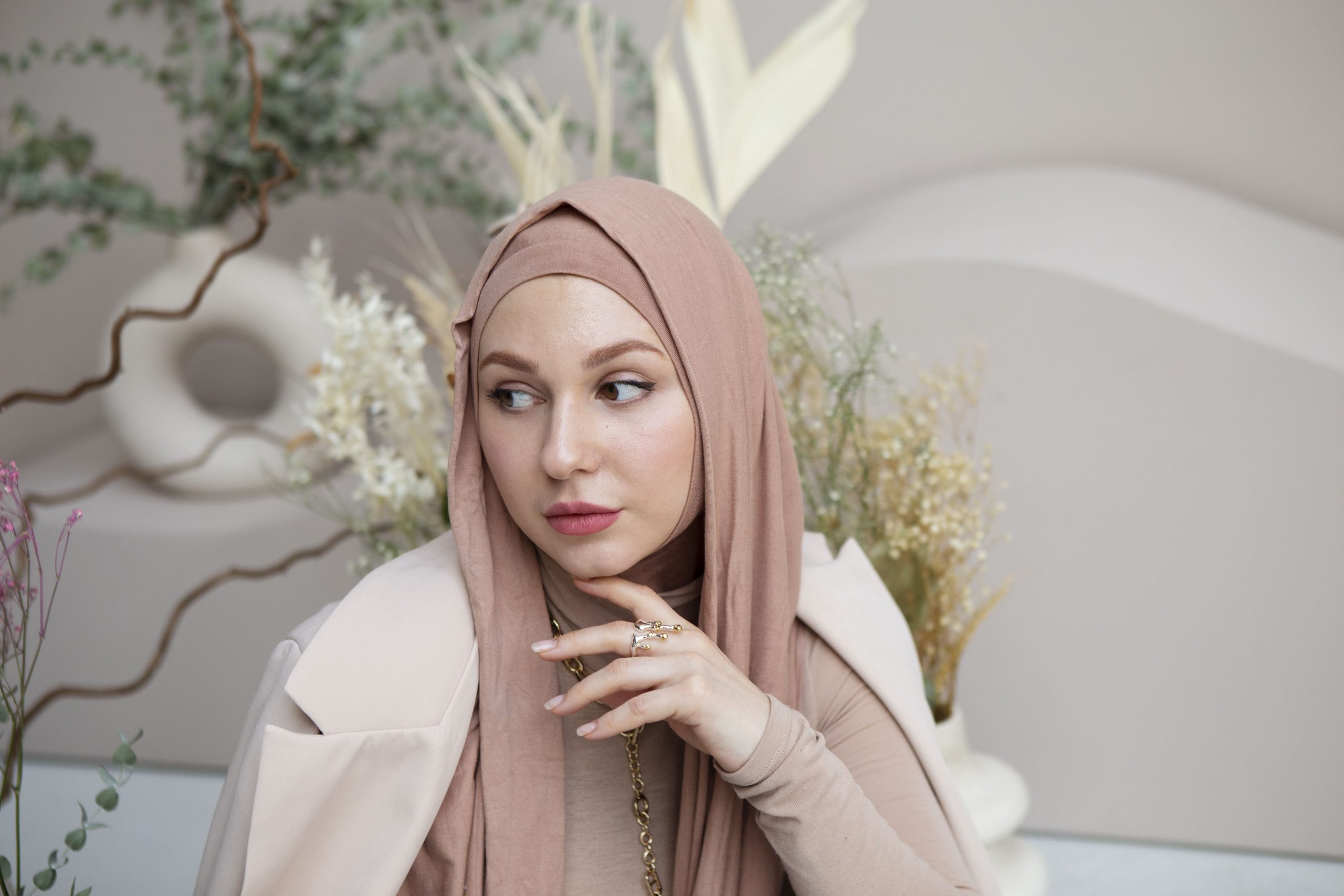 beautiful woman wearing hijab 2 scaled
